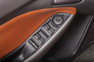 Седан Ford Focus 2013 года, 899000 рублей, Томск