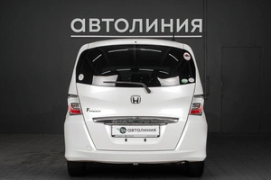 Минивэн Honda Freed 2012 года, 1029000 рублей, Красноярск