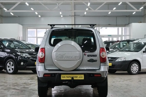 Внедорожник Chevrolet Niva 2014 года, 639000 рублей, Омск