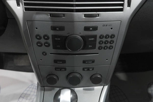 Седан Opel Astra 2010 года, 579000 рублей, Новокузнецк