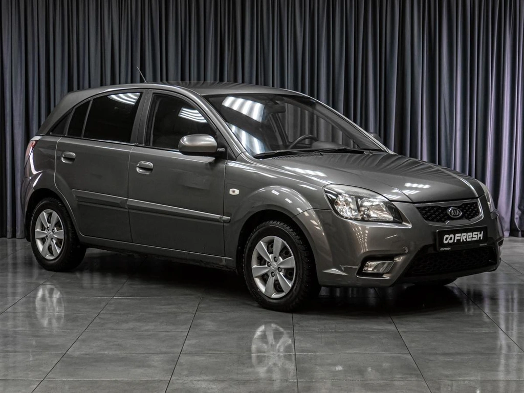 Хетчбэк Kia Rio 2010 года, 679000 рублей, Тюмень