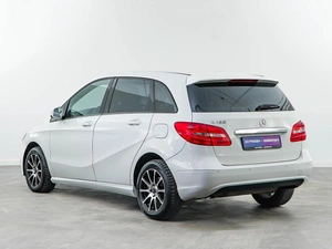 Хетчбэк Mercedes-benz B-класс 2013 года, 1329050 рублей, Москва
