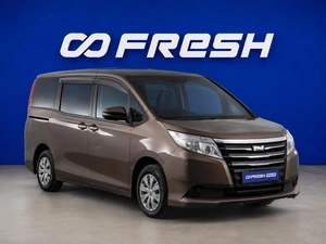 Минивэн Toyota Noah 2017 года, 1518888 рублей, Москва