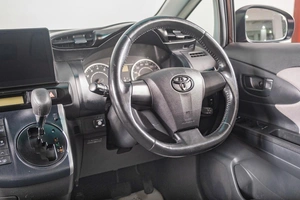 Минивэн Toyota Wish 2010 года, 1259000 рублей, Томск