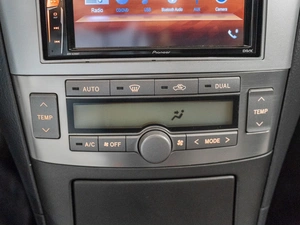Седан Toyota Avensis 2008 года, 1325000 рублей, Красноярск