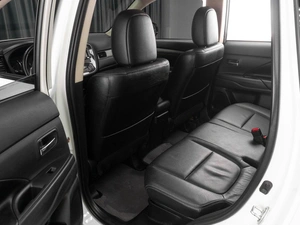 Внедорожник Mitsubishi Outlander 2013 года, 1643000 рублей, Тюмень