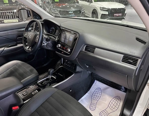 Внедорожник Mitsubishi Outlander 2021 года, 2850000 рублей, Красноярск
