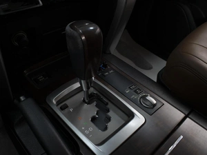 Внедорожник Toyota Land Cruiser 2015 года, 3350000 рублей, Омск