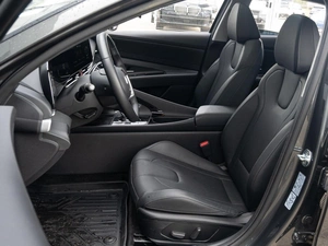 Седан Hyundai Elantra 2023 года, 2300000 рублей, Краснодар