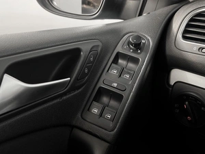 Хетчбэк Volkswagen Golf 2011 года, 749900 рублей, Казань