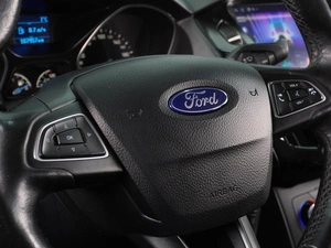 Седан Ford Focus 2015 года, 1124000 рублей, Воронеж