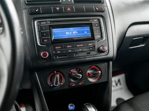 Седан Volkswagen Polo 2014 года, 925000 рублей, Красноярск