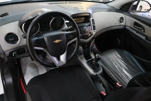 Седан Chevrolet Cruze 2012 года, 579000 рублей, Омск