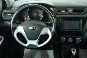 Хетчбэк Kia Rio 2015 года, 1159000 рублей, Омск