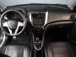 Седан Hyundai Solaris 2015 года, 695000 рублей, Омск