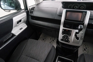 Минивэн Toyota Noah 2010 года, 1399000 рублей, Красноярск