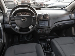 Седан Chevrolet Aveo 2010 года, 479000 рублей, Саратов