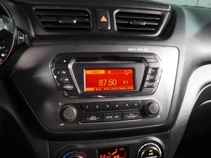 Хетчбэк Kia Rio 2013 года, 899000 рублей, Воронеж