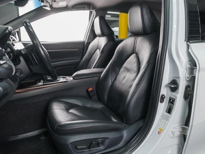 Седан Toyota Camry 2019 года, 3439000 рублей, Сургут