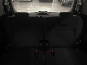 Минивэн Toyota Voxy 2017 года, 2000000 рублей, Красноярск