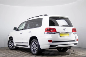 Внедорожник Toyota Land Cruiser 2017 года, 7300000 рублей, Пермь
