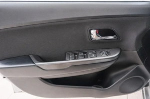 Седан Kia Rio 2012 года, 999000 рублей, Красноярск