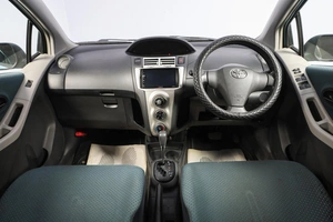 Хетчбэк Toyota Vitz 2005 года, 579000 рублей, Новосибирск