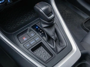 Внедорожник Toyota RAV4 2020 года, 2955000 рублей, Санкт-Петербург