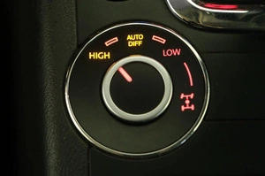 Внедорожник Volkswagen Touareg 2009 года, 1119000 рублей, Омск