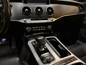 Лифтбек Kia Stinger 2018 года, 2897000 рублей, Красноярск