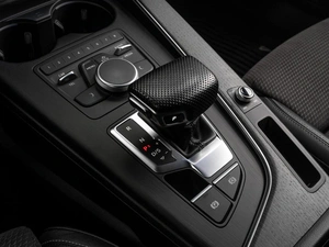 Седан Audi A4 2018 года, 2729000 рублей, Тюмень