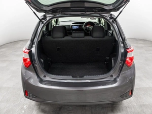 Хетчбэк Toyota Vitz 2019 года, 1000000 рублей, Красноярск