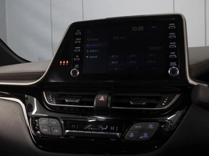 Внедорожник Toyota C-HR 2020 года, 1970000 рублей, Омск