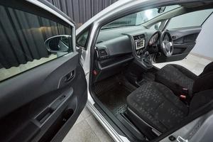 Хетчбэк Toyota Ractis 2014 года, 999000 рублей, Красноярск