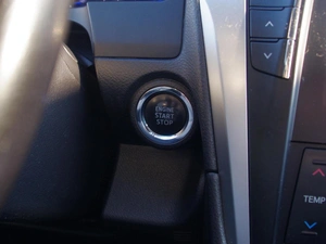 Седан Toyota Camry 2015 года, 2160000 рублей, Владимир