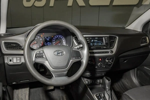 Седан Hyundai Solaris 2017 года, 879000 рублей, Ульяновск