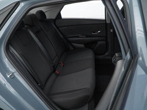 Седан Hyundai Elantra 2022 года, 1999077 рублей, Москва