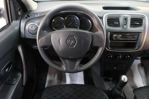Седан Renault Logan 2014 года, 529000 рублей, Омск