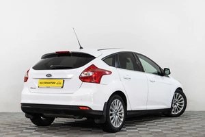 Хетчбэк Ford Focus 2013 года, 989000 рублей, Сургут