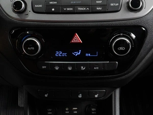 Седан Hyundai Solaris 2018 года, 1429000 рублей, Тюмень