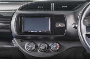 Хетчбэк Toyota Vitz 2018 года, 1019000 рублей, Томск