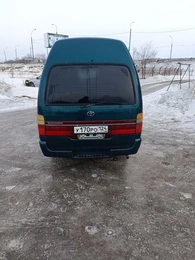 Минивэн Toyota Hiace 2002 года, 650000 рублей, Емельяново