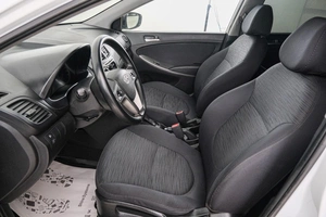 Седан Hyundai Solaris 2015 года, 899000 рублей, Красноярск