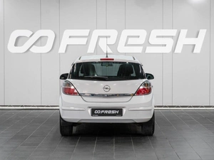Хетчбэк Opel Astra 2012 года, 749000 рублей, Сургут