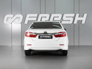 Седан Toyota Camry 2014 года, 1999000 рублей, Красный Пахарь