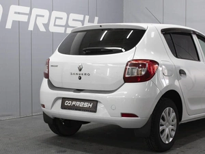 Хетчбэк Renault Sandero 2015 года, 760000 рублей, Омск