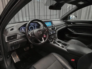 Седан Honda Accord 2018 года, 1879000 рублей, Красноярск