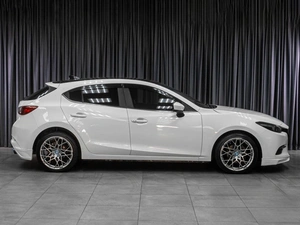 Хетчбэк Mazda Axela 2019 года, 1689000 рублей, Тюмень