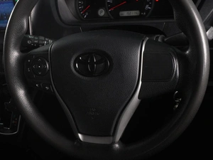 Минивэн Toyota Voxy 2017 года, 1998000 рублей, Минеральные Воды