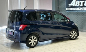 Минивэн Honda Freed 2010 года, 998000 рублей, Красноярск